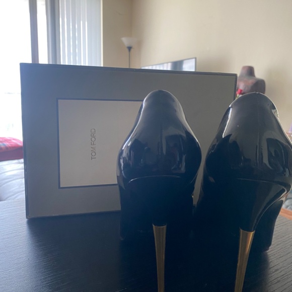 RARE Tom Ford Patent Leather Peep Toe Pumps - Picture 3 of 6